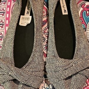 American Eagle Outfitters NWT Women's Black and White Flats